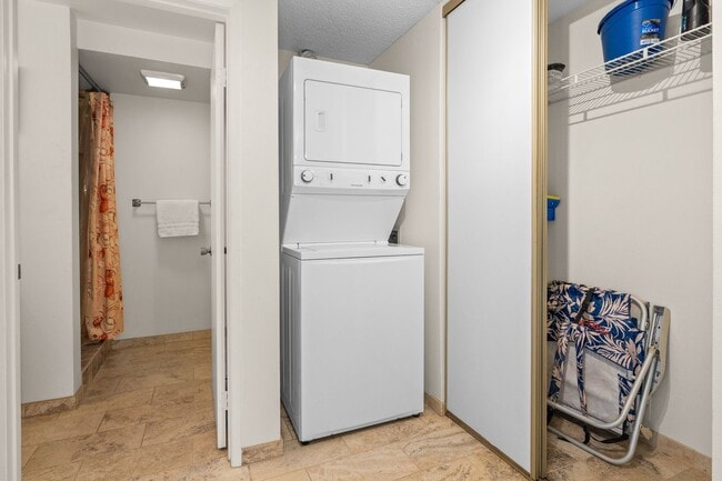 Building Photo - Furnished Condo at Kihei Shores, 2 Bed / 2...