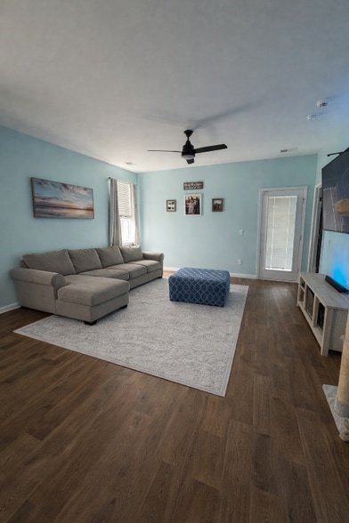 Building Photo - 329 Feldspar Ln