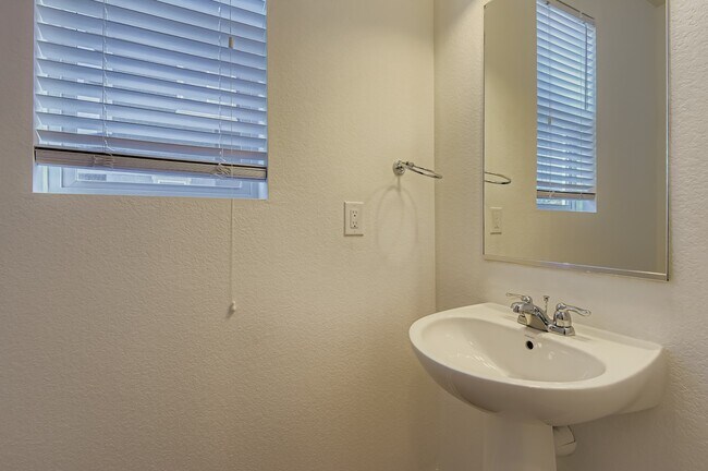 Building Photo - 10071 Nadine Ln