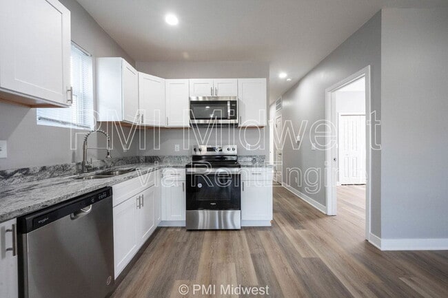 Building Photo - 1817 Montcalm St