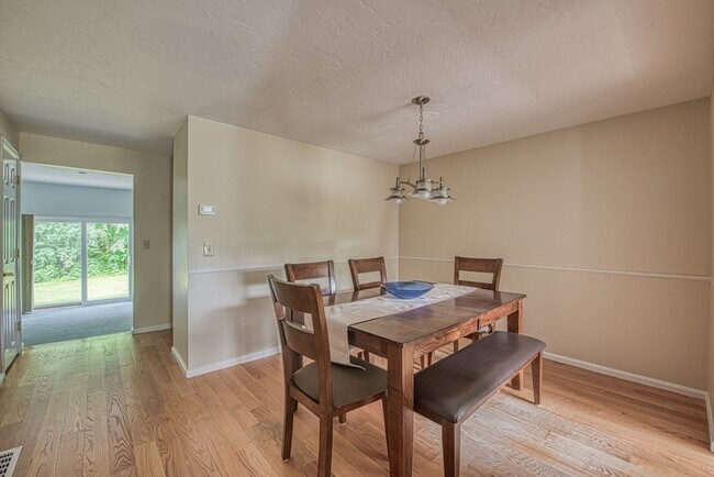 Building Photo - 28 Gaslight Ln