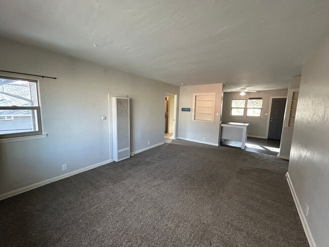 Building Photo - Charming Old Town Apartment