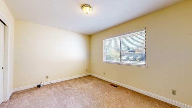 Building Photo - Well Maintain West Side Single Story 3 bedroom 2 bathroom home with 2 car garage