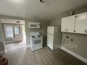 Building Photo - 5249 Clearwater Lake Rd