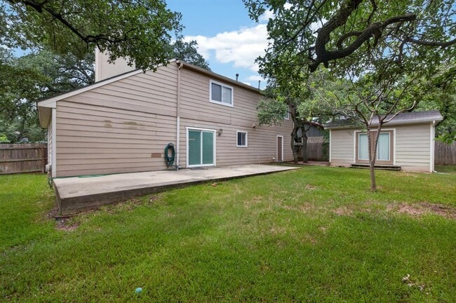 Building Photo - 1202 Knollpark Cir