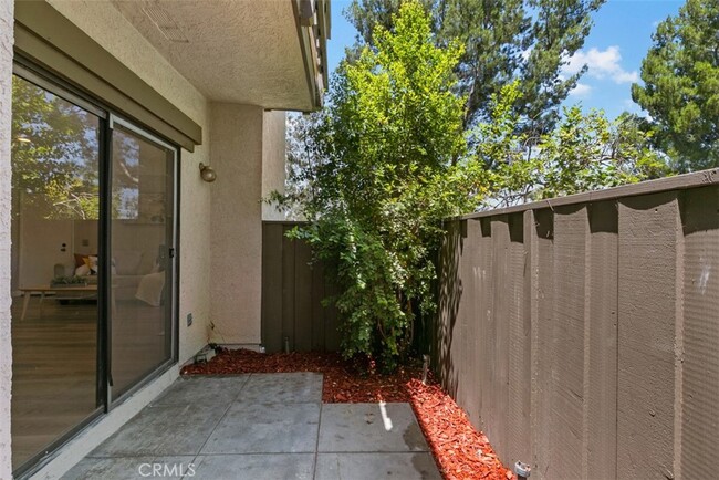 Building Photo - 22757 Lakeway Dr