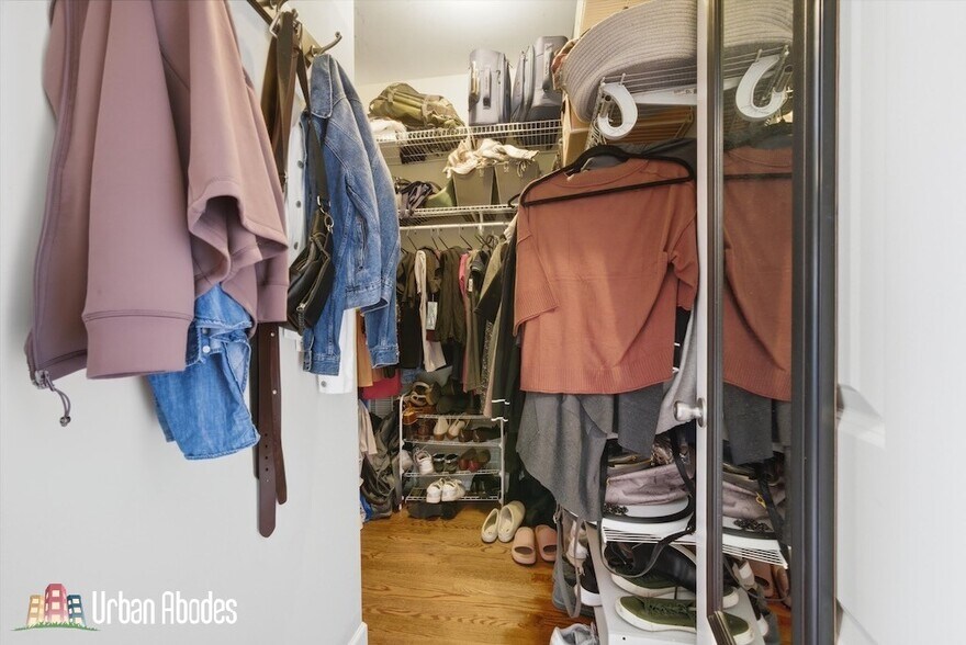 Building Photo - 2114 W Rice St