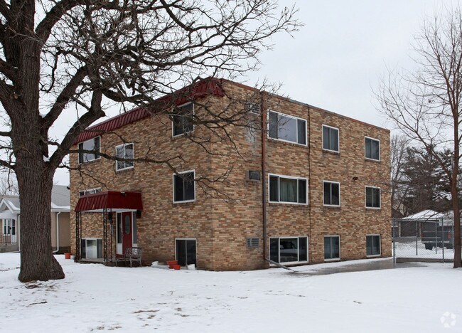 Primary Photo - 2115 44th Ave N