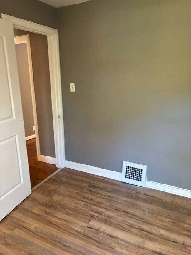 Building Photo - 5112 Edith Ave