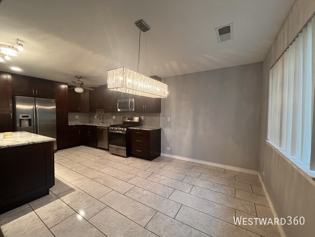 Building Photo - 1587 Stonehill Ct