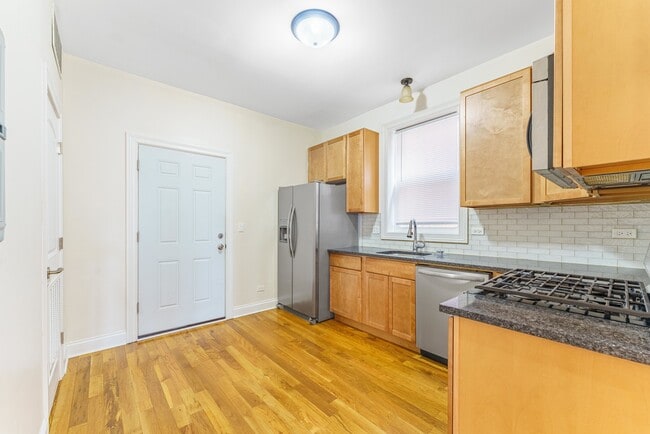 Building Photo - 4706 W Adams St