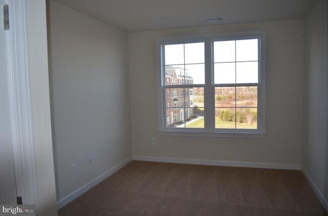 Building Photo - 13724 Neil Armstrong Ave