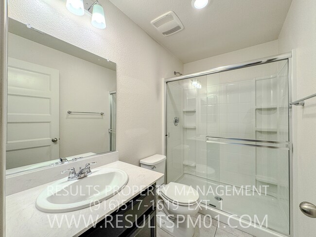 Building Photo - Luxury at great price! Looks like a model!...