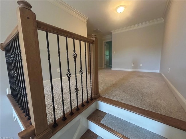 Building Photo - Spacious & Stylish 3 Bedroom, 2 1/2 Bathro...