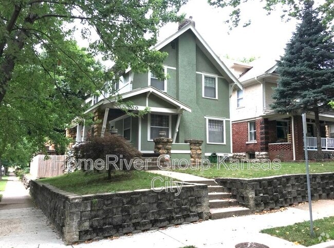 Building Photo - 800 E 41st St