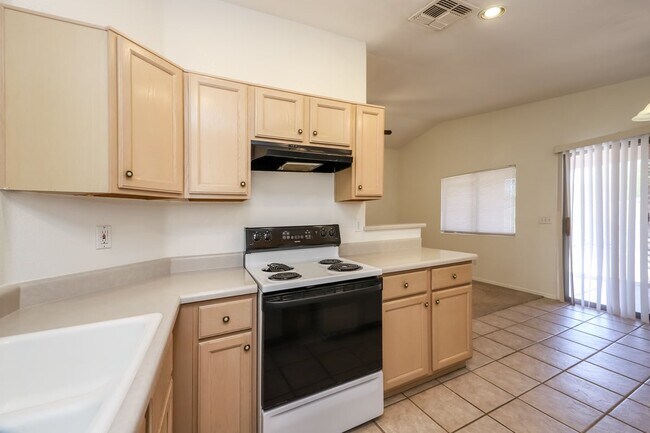 Building Photo - 8256 S Vía Del Forjador