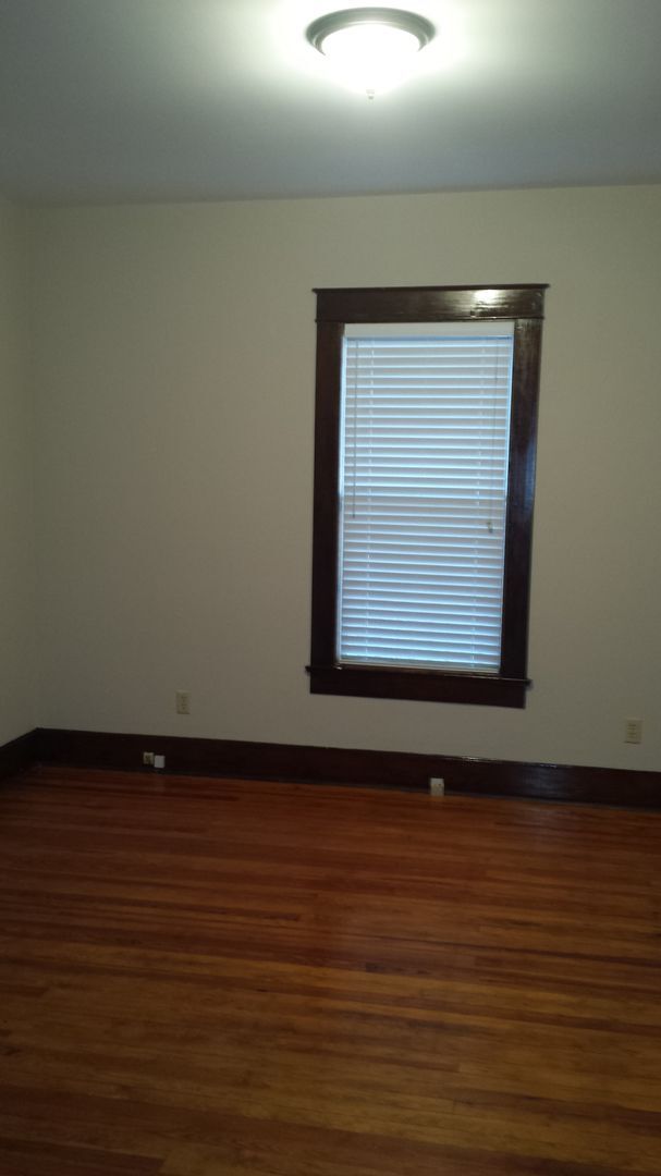 Building Photo - Maryville 37804 - COMING SOON! 1 bath stud...