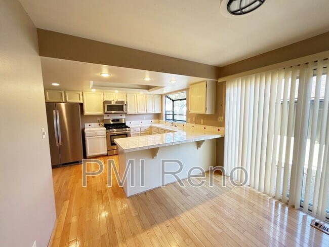 Building Photo - 1555 Foster Dr