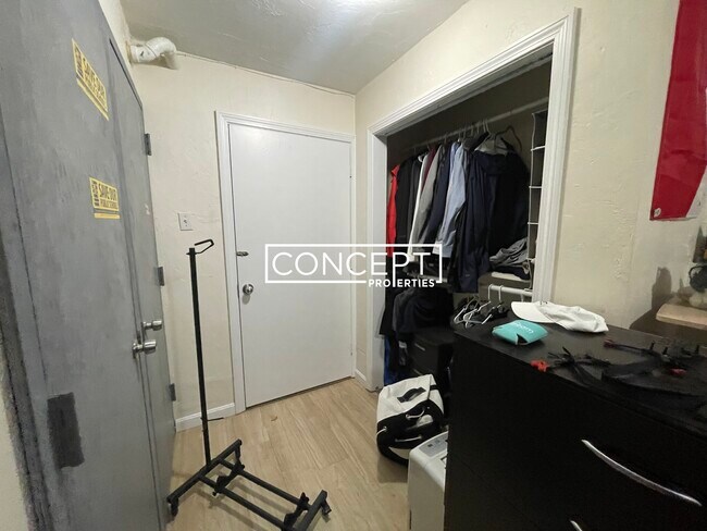 Building Photo - 1430 Tremont St