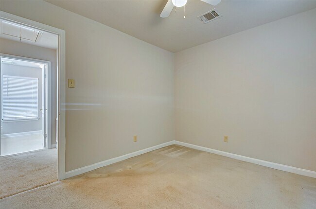 Building Photo - 14002 Wheatbridge Dr