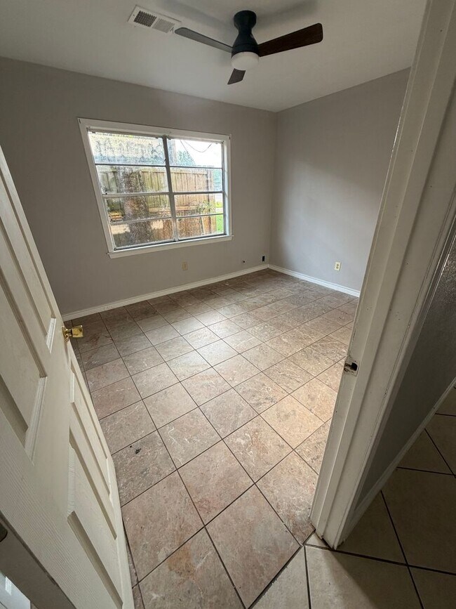 Building Photo - 3/4 Bedroom, 1.5 Bathroom Home for Rent!