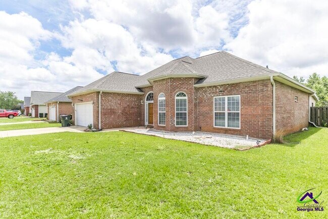 Building Photo - 217 Sedgebrooke Dr