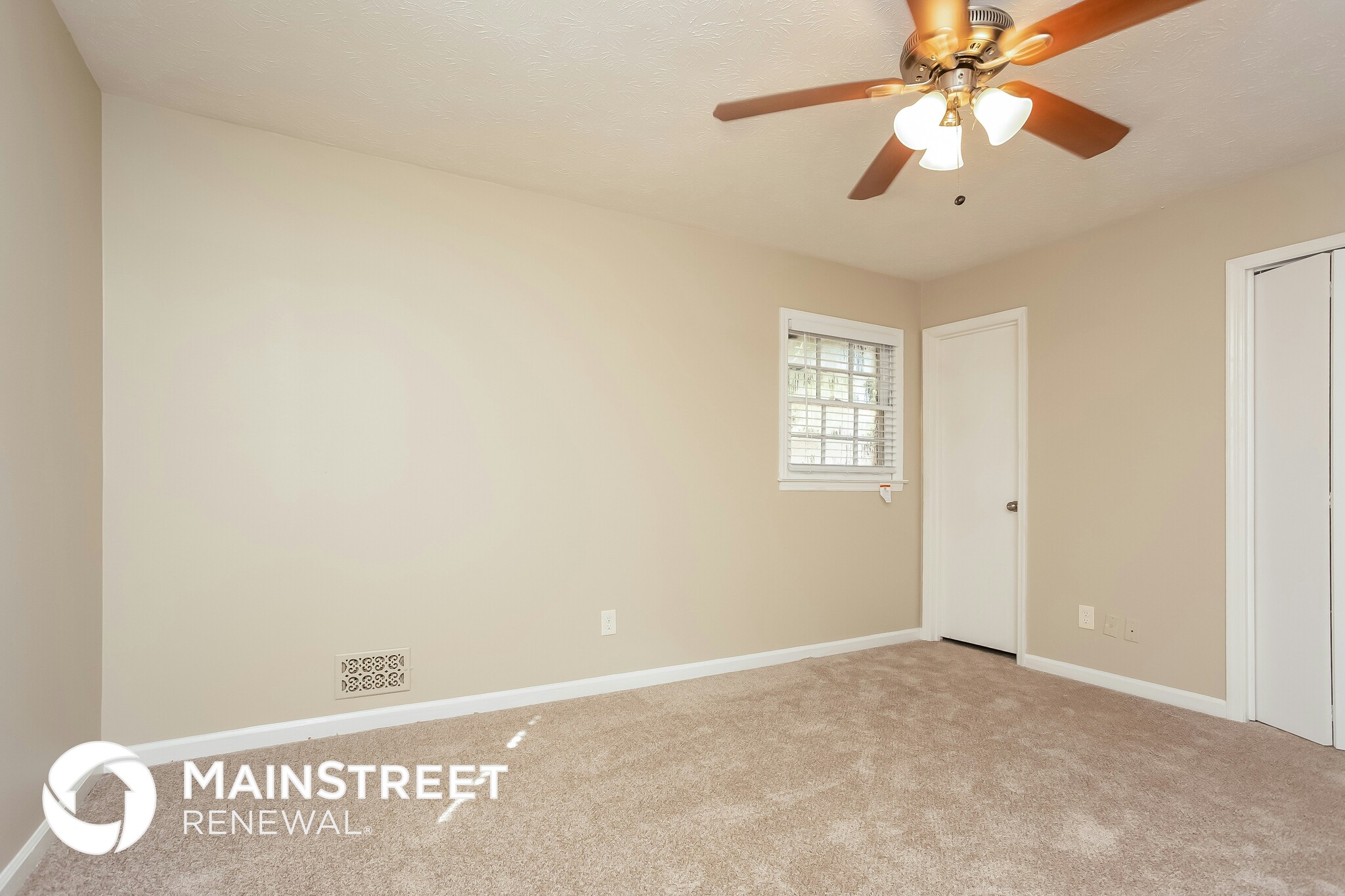 Building Photo - 2165 Knighton Dr