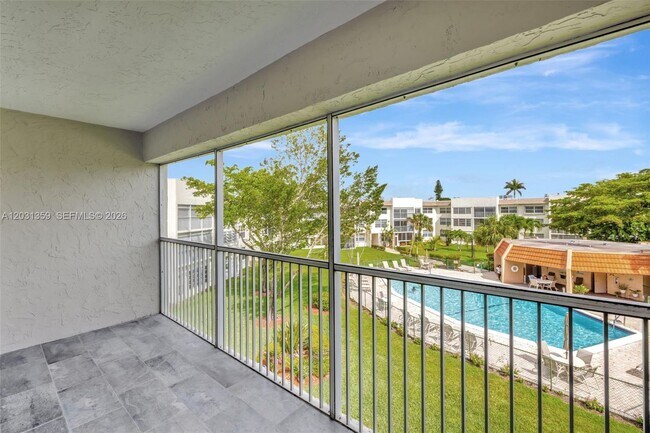 Building Photo - 6800 Royal Palm Blvd