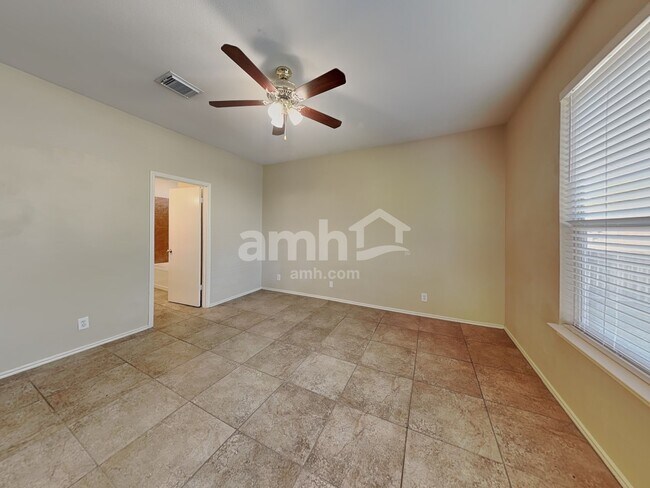 Building Photo - 2326 Loquat Ln