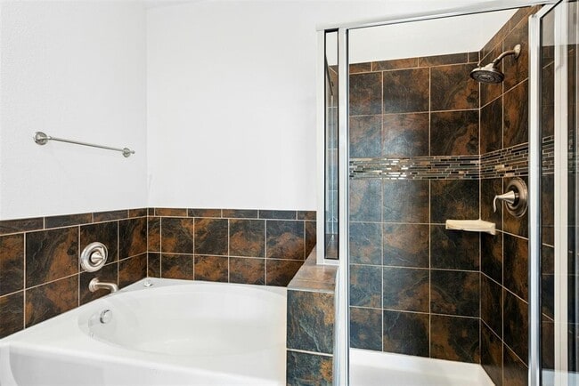 Building Photo - 430 Old Fitzhugh Rd