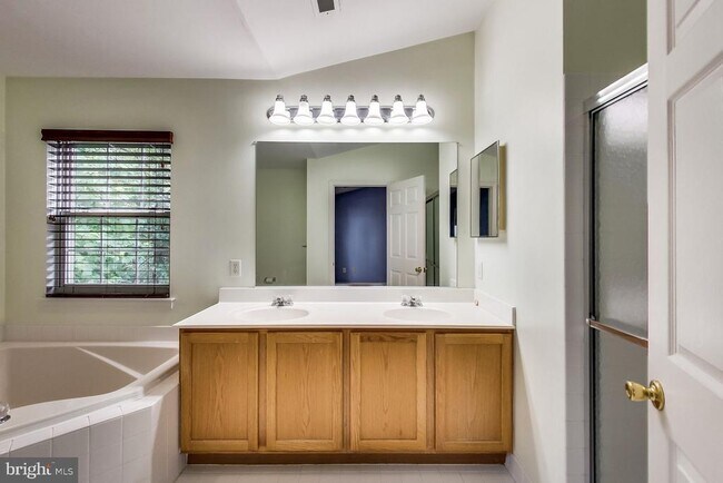 Building Photo - 623 Trout Run Ct