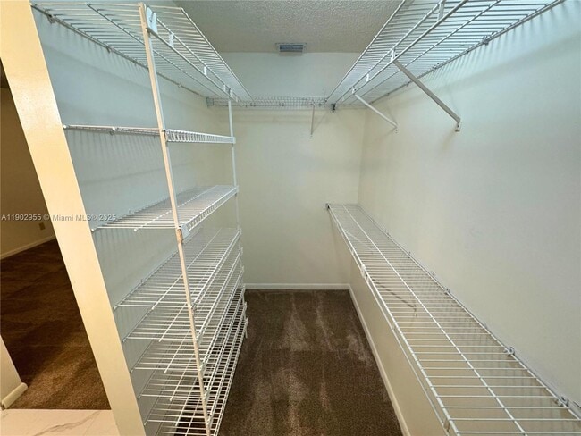 Building Photo - 2635 Carambola Cir N