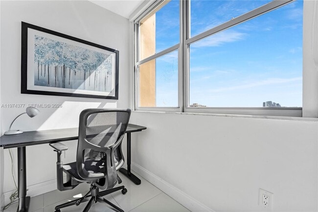 Building Photo - 1985 S Ocean Dr