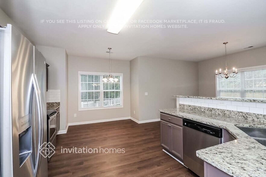 Building Photo - 5135 Blue Ash Ct