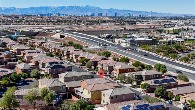 Building Photo - Gorgeous 4BR/2.5BA/2GA Two-Story Gem in Ga...