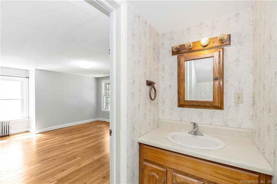 Building Photo - 234 Mansfield Ave