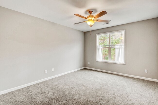 Building Photo - AVAILABLE NOW!  $500 OFF FIRST MONTH'S RENT - Wooded View! |