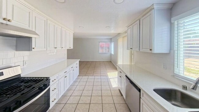 Building Photo - 13677 Golden Eagle Ct