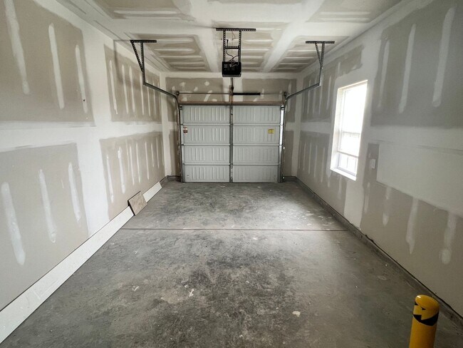 Building Photo - Stunning, Modern 4-Bed / 2.5-Bath Home for Rent – Less Than 20 Minutes to Downtown!