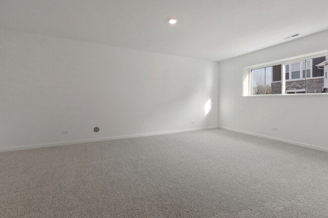 Building Photo - 541 Wolverine Dr