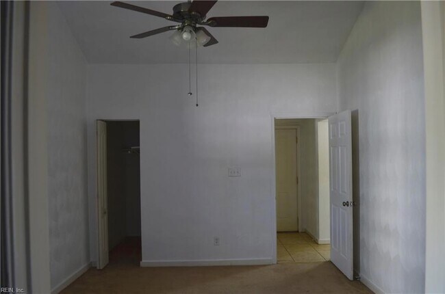 Building Photo - 4000 Elkhorn Ave