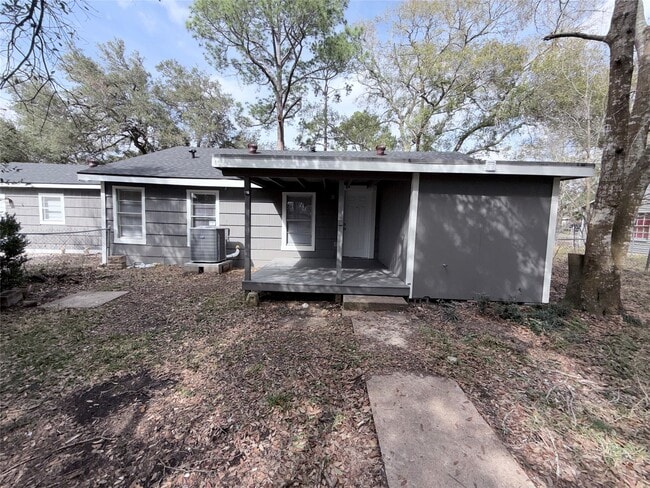 Building Photo - 3700 4th St