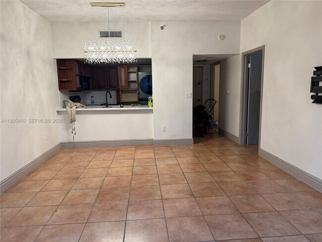 Building Photo - 540 Brickell Key Dr