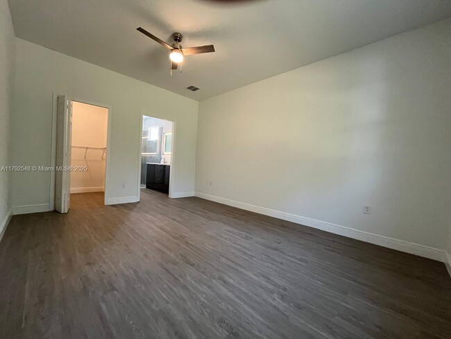 Building Photo - 514 Glade Ct