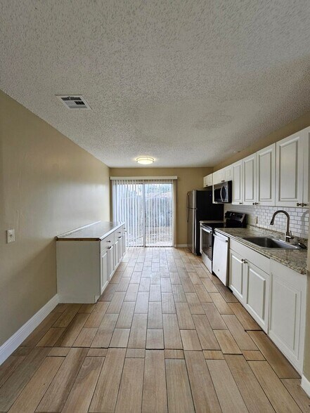 Building Photo - 4786 Orleans Ct