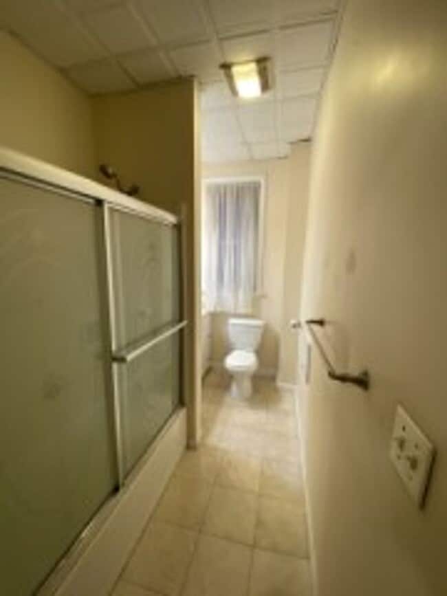 Building Photo - KENMORE (BU/NEU) 3 bed 1.5 bath - 9/1 - NO FEE