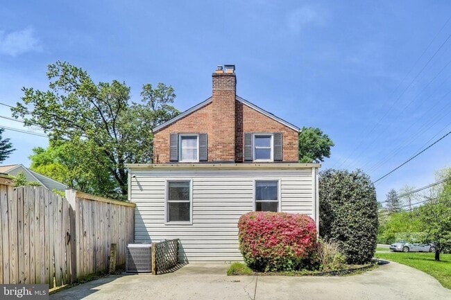 Building Photo - 4600 Jones Bridge Rd