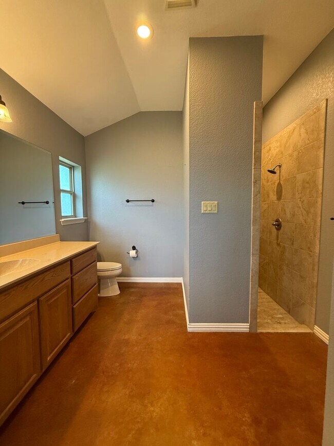 Building Photo - Acreage - HORSE PROPERTY - Peaceful Country Living