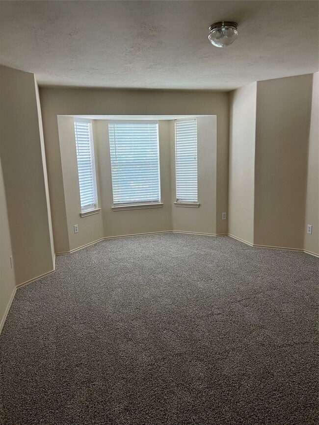 Building Photo - 13815 Fort Nelson Dr