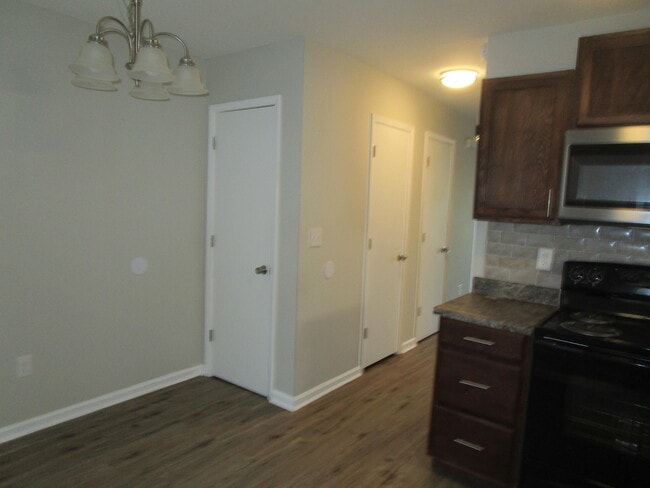 Building Photo - 1968 Gion St